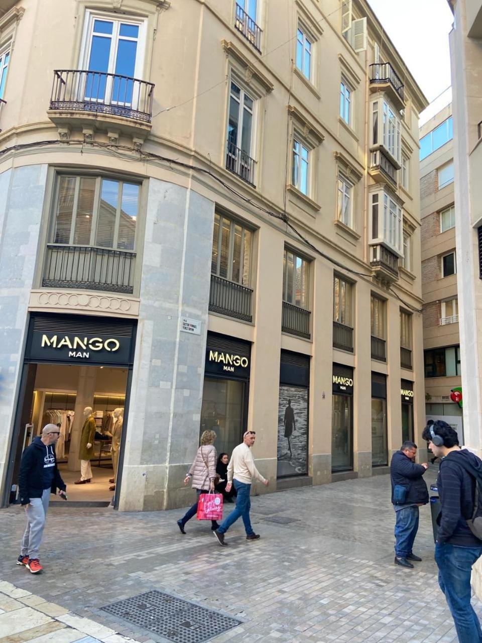 Suites Larios Rooms مالقة المظهر الخارجي الصورة