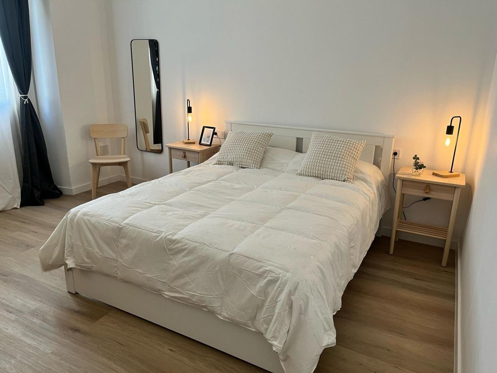 Suites Larios Rooms مالقة المظهر الخارجي الصورة