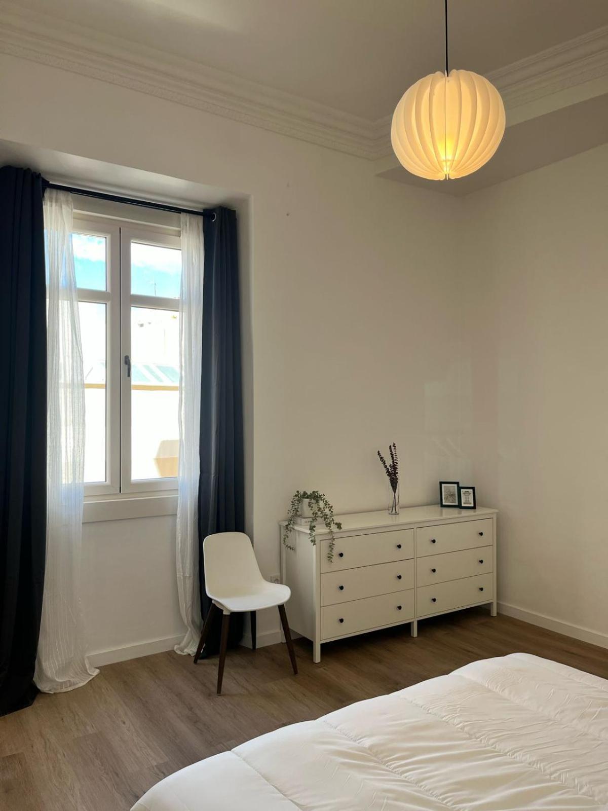 Suites Larios Rooms مالقة المظهر الخارجي الصورة