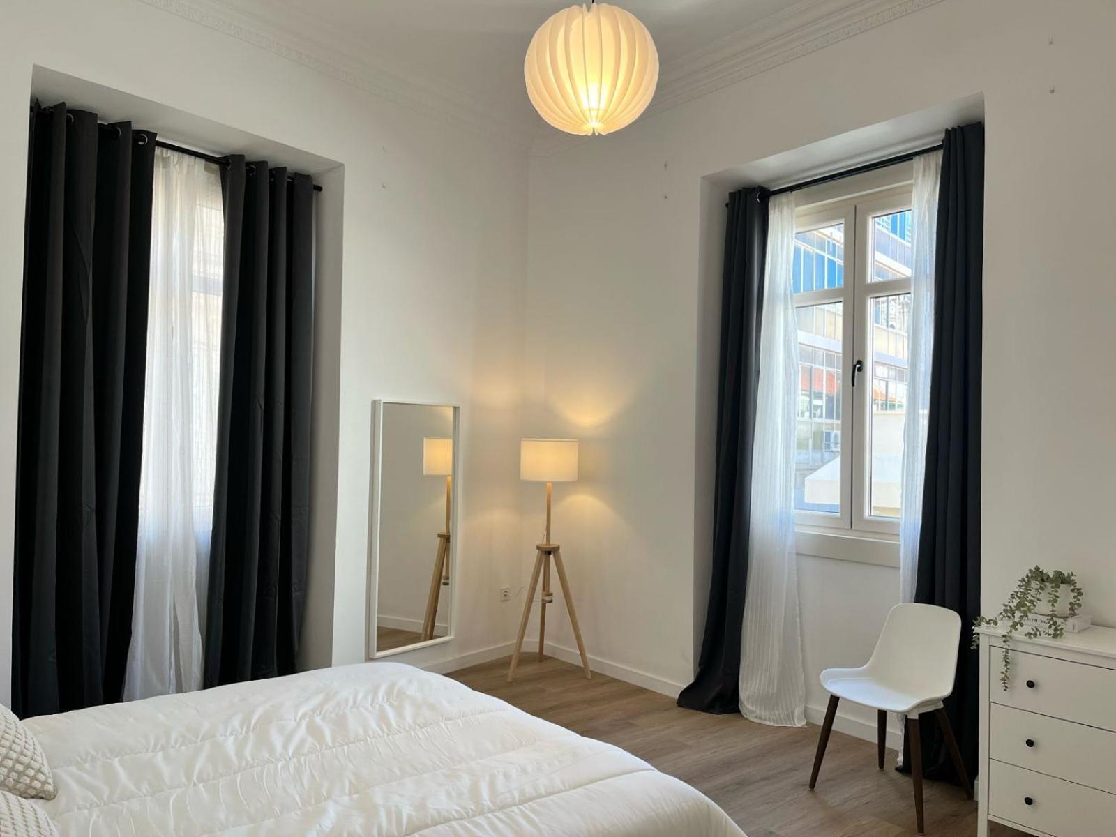 Suites Larios Rooms مالقة المظهر الخارجي الصورة