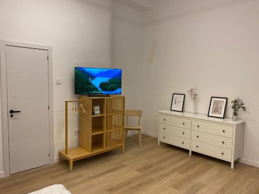 Suites Larios Rooms مالقة المظهر الخارجي الصورة